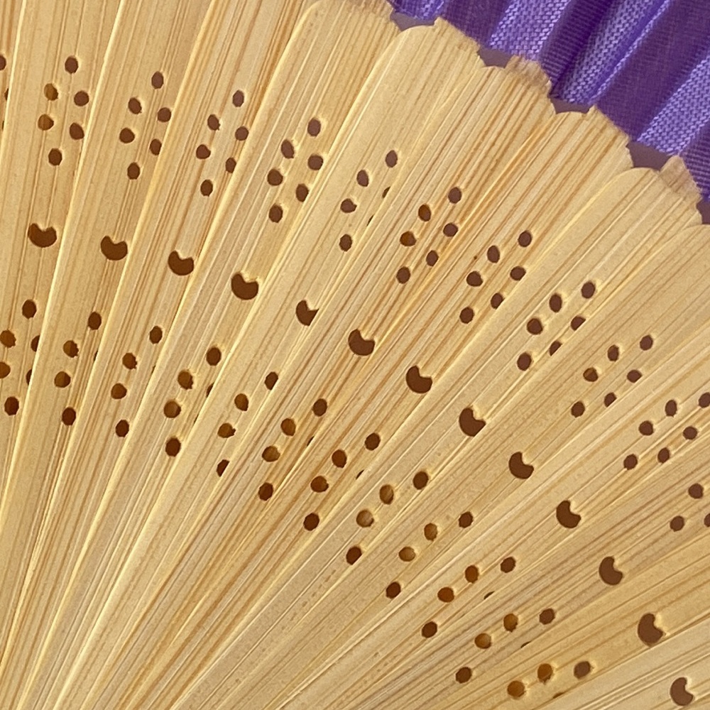 Purple intricate design bamboo folding fan - Picture 8 of 9